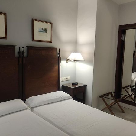 Hotel Iberia Plaza America Касерес Экстерьер фото